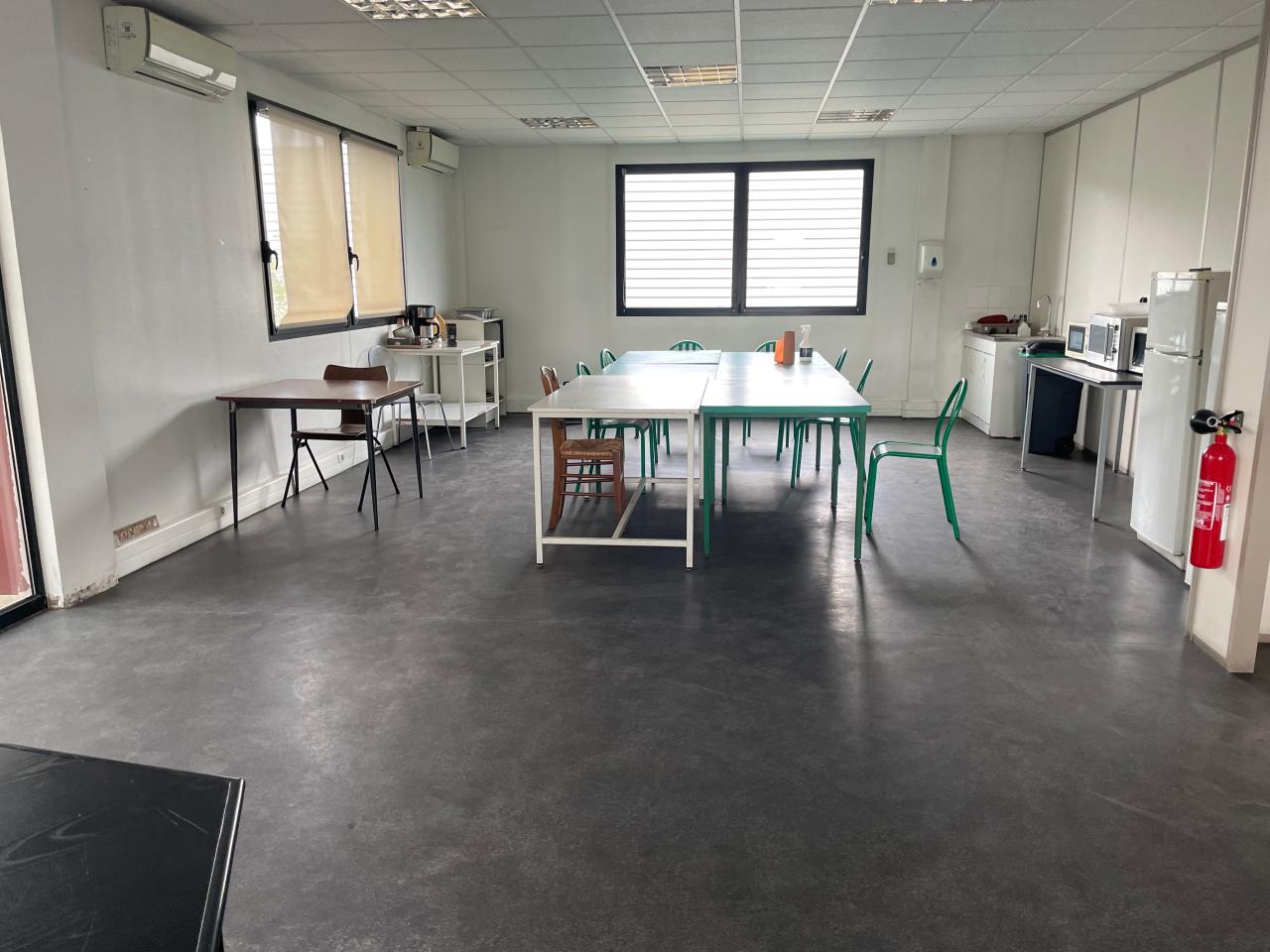 Local d'activité Décines-Charpieu 2740m² Location local d'activité Décines-Charpieu Rhône OLACT2533705 2